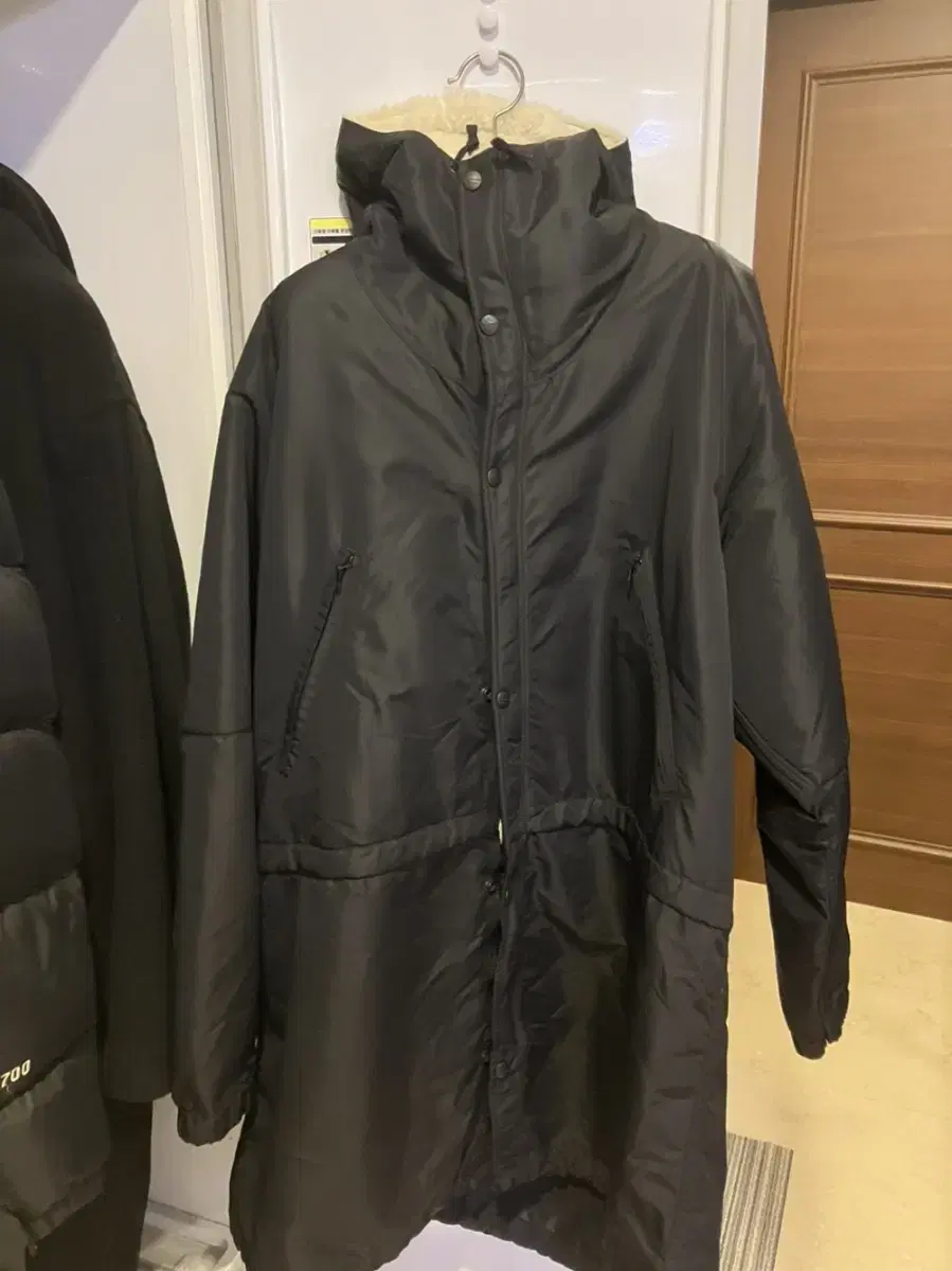 mountain research bench coat